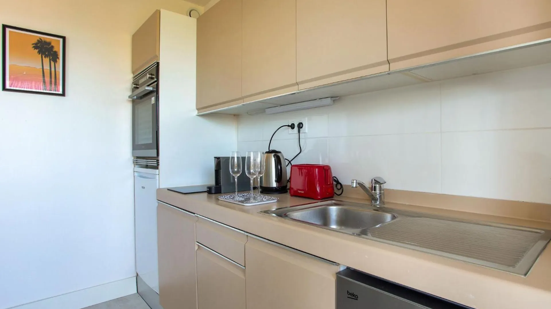 Apartment Les Coralines By Interhome Villeneuve-Loubet